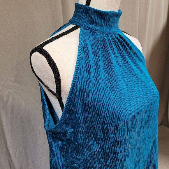 Cable & Gauge size medium blue roughed mock neck halter top NWT - Picture 3 of 12